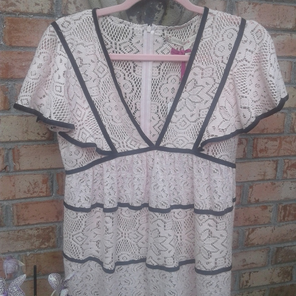 NWT CHELSEA AND VIOLET BLOUSE